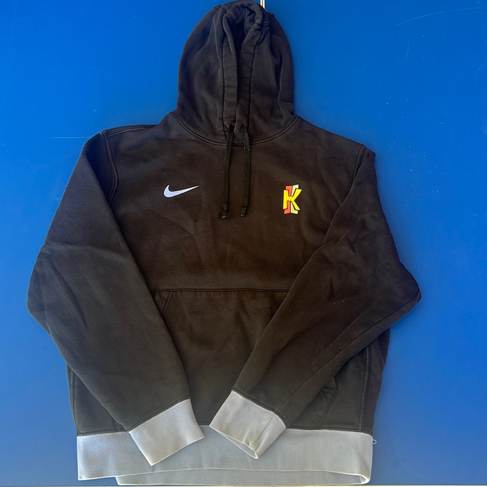 Men’s Nike SpongeBob and Kyrie Irving Hoodie size medium